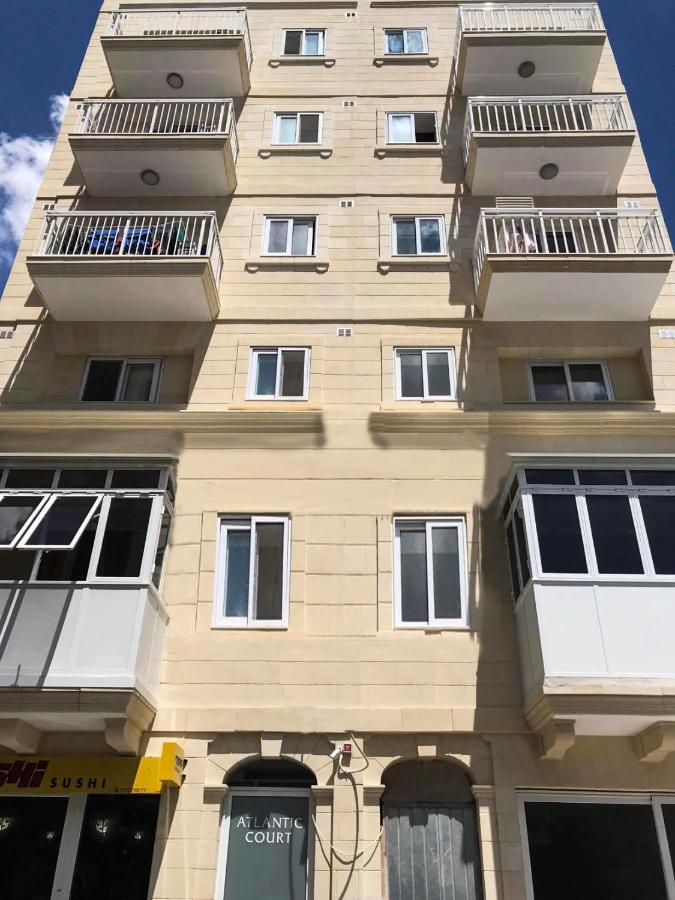 F9 Room 1, Private Double Room With Private Bathroom In Shared Flat Msida Buitenkant foto