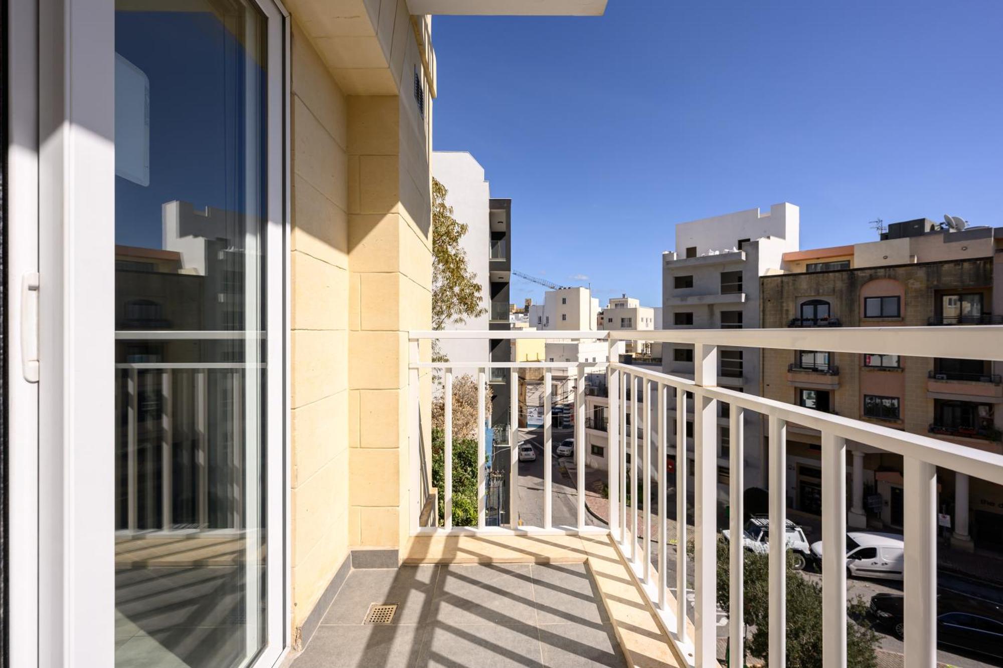 F9 Room 1, Private Double Room With Private Bathroom In Shared Flat Msida Buitenkant foto