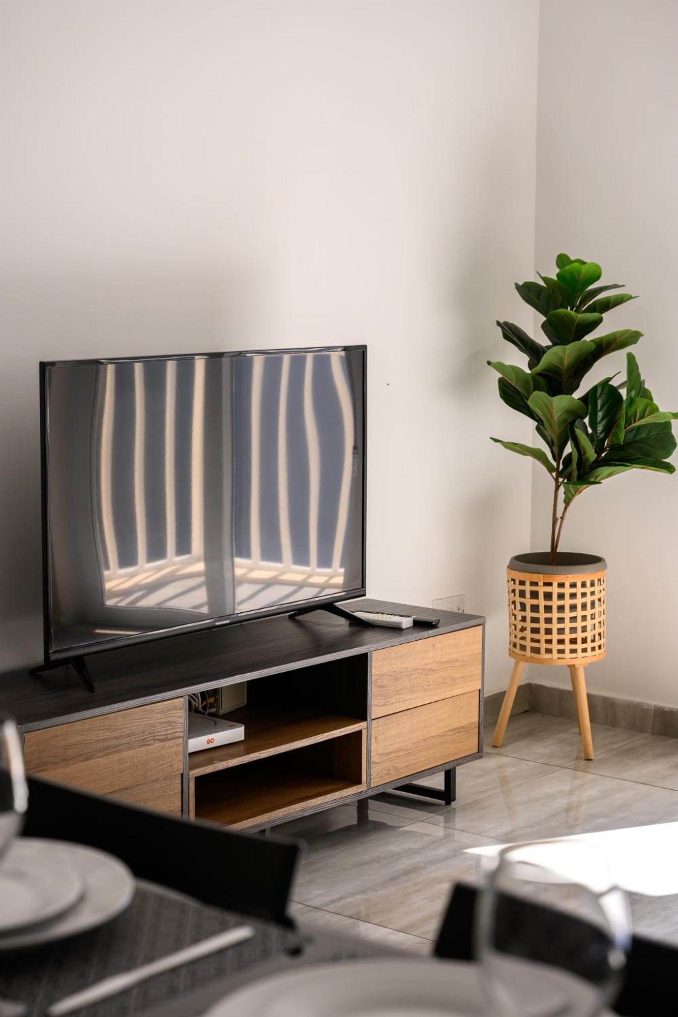 F9 Room 1, Private Double Room With Private Bathroom In Shared Flat Msida Buitenkant foto
