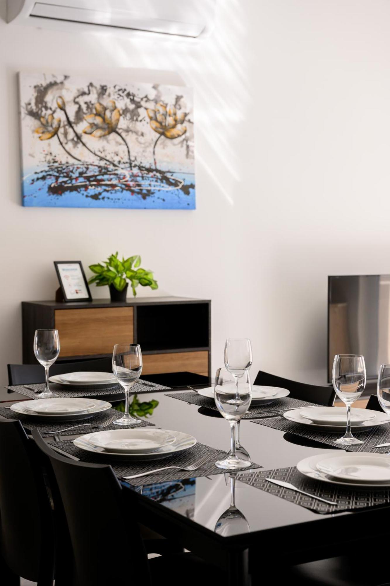 F9 Room 1, Private Double Room With Private Bathroom In Shared Flat Msida Buitenkant foto