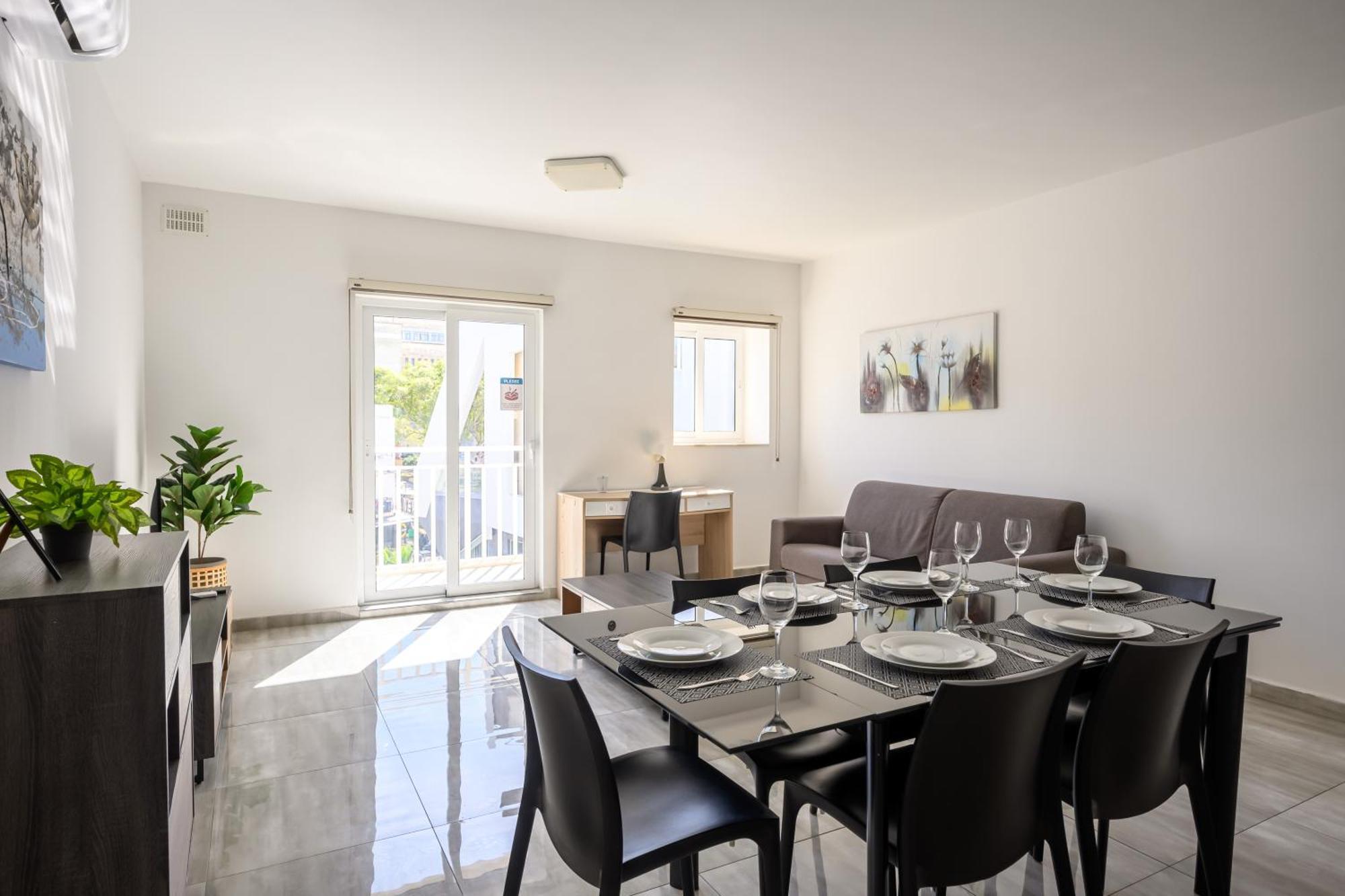 F9 Room 1, Private Double Room With Private Bathroom In Shared Flat Msida Buitenkant foto
