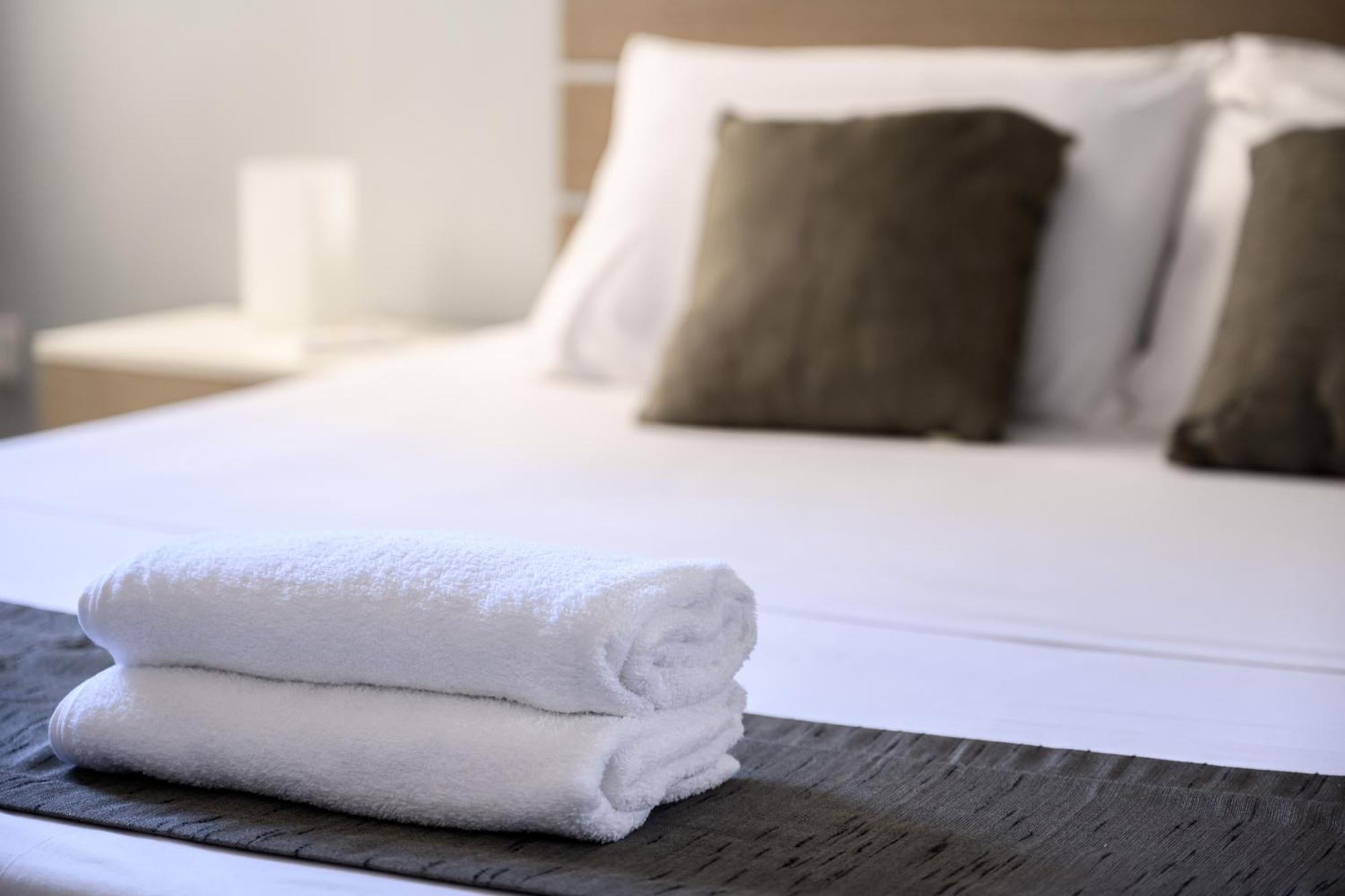F9 Room 1, Private Double Room With Private Bathroom In Shared Flat Msida Buitenkant foto